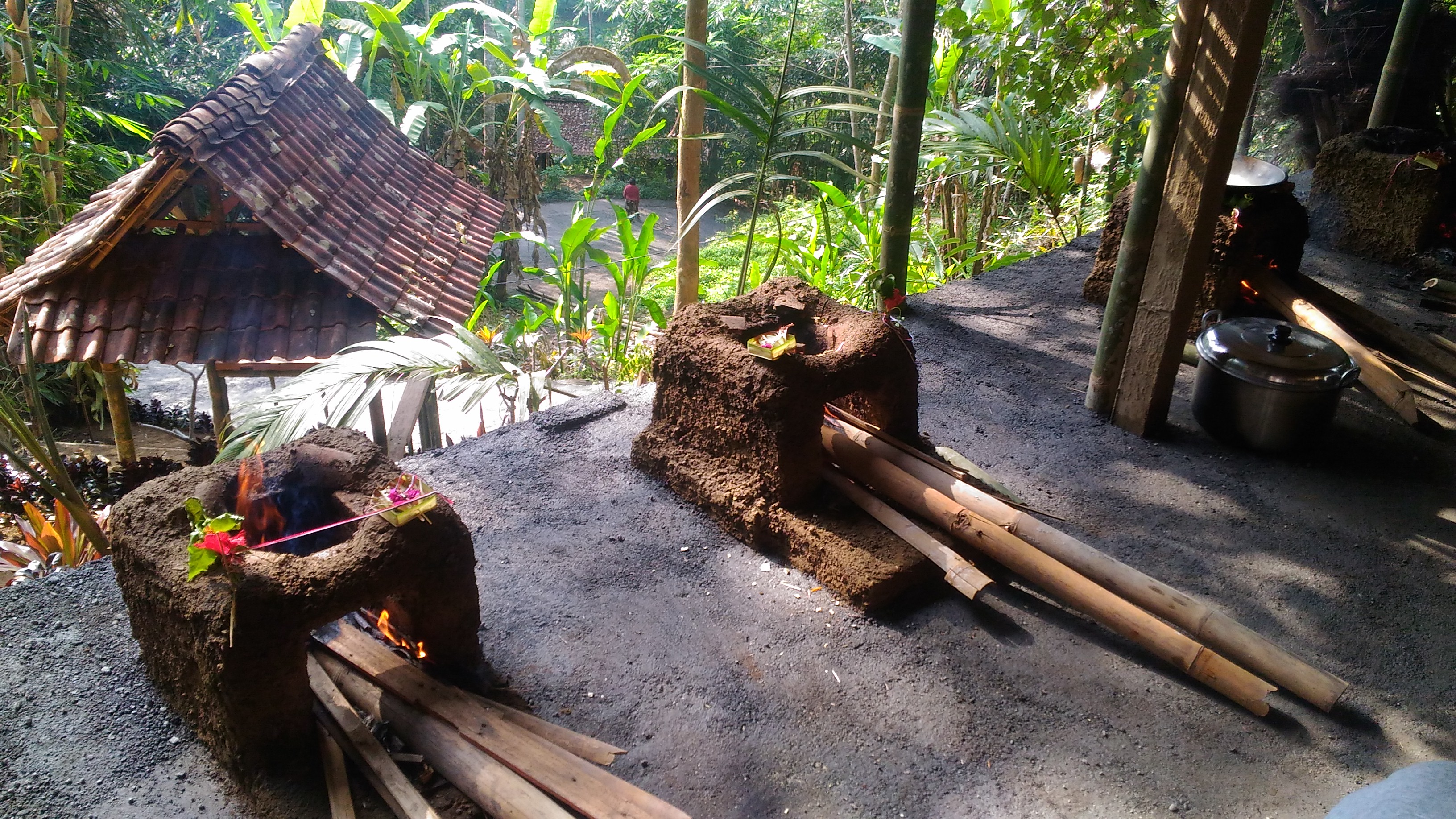 Traditional coconut oil making at Bali Cebelok Gesiuh